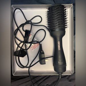 Amika blow out brush